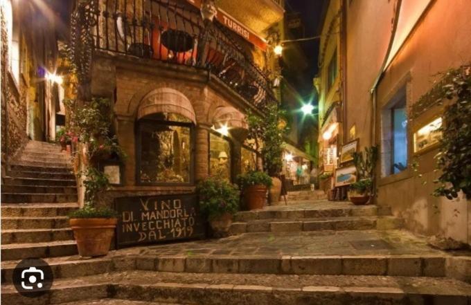 Romantica Casa A Taormina Exteriör bild