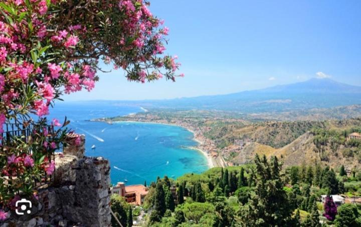 Romantica Casa A Taormina Exteriör bild