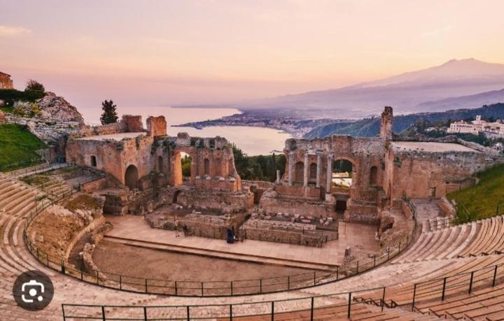 Romantica Casa A Taormina Exteriör bild
