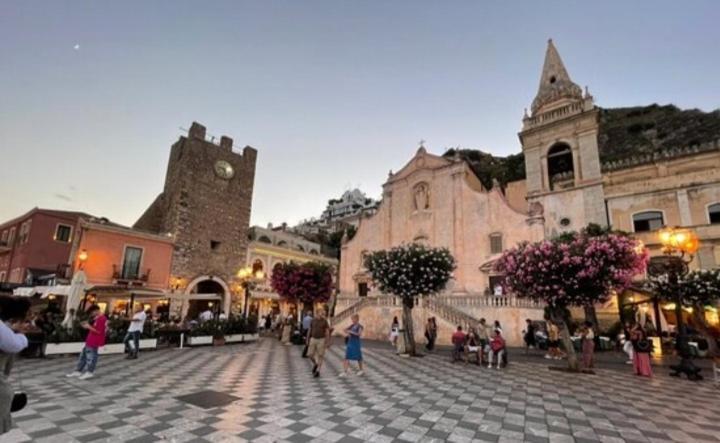 Romantica Casa A Taormina Exteriör bild